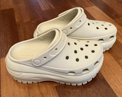 Crocs mega crush clog bone - crocs,